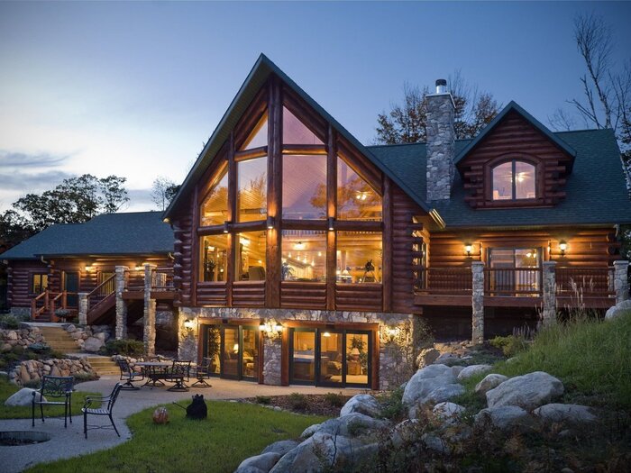 Комбинированные дома из камня и дерева